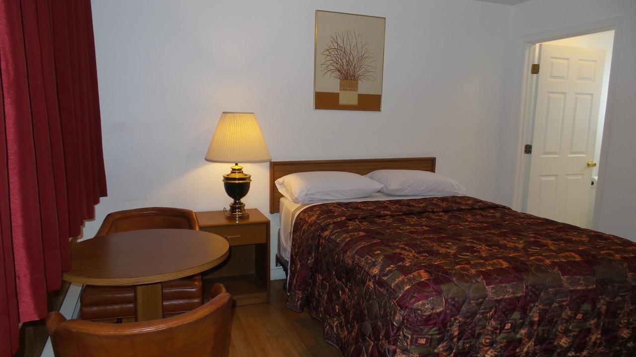Golden Lion Motel Raymond Exteriér fotografie